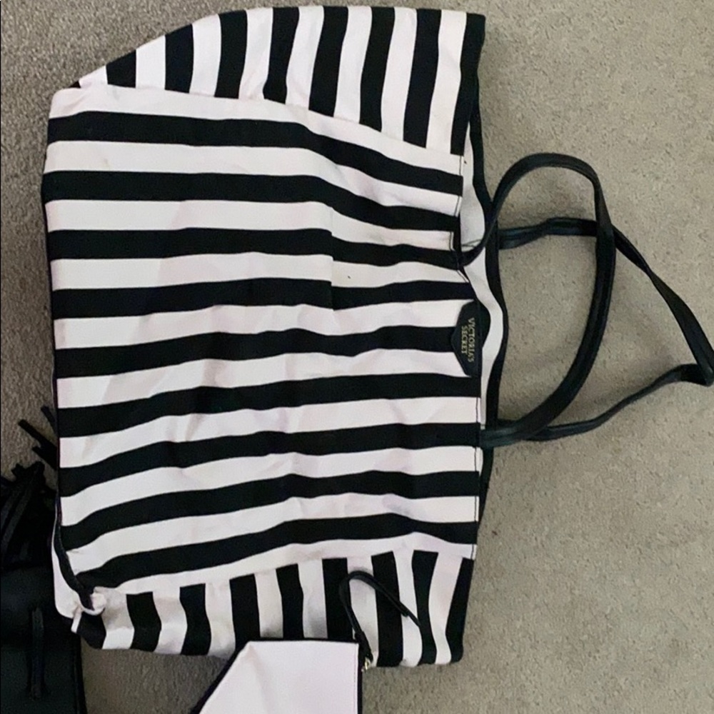 BRAND NEW VICTORIA SECRET BAGS & CLUTCH - Picture 8 of 13